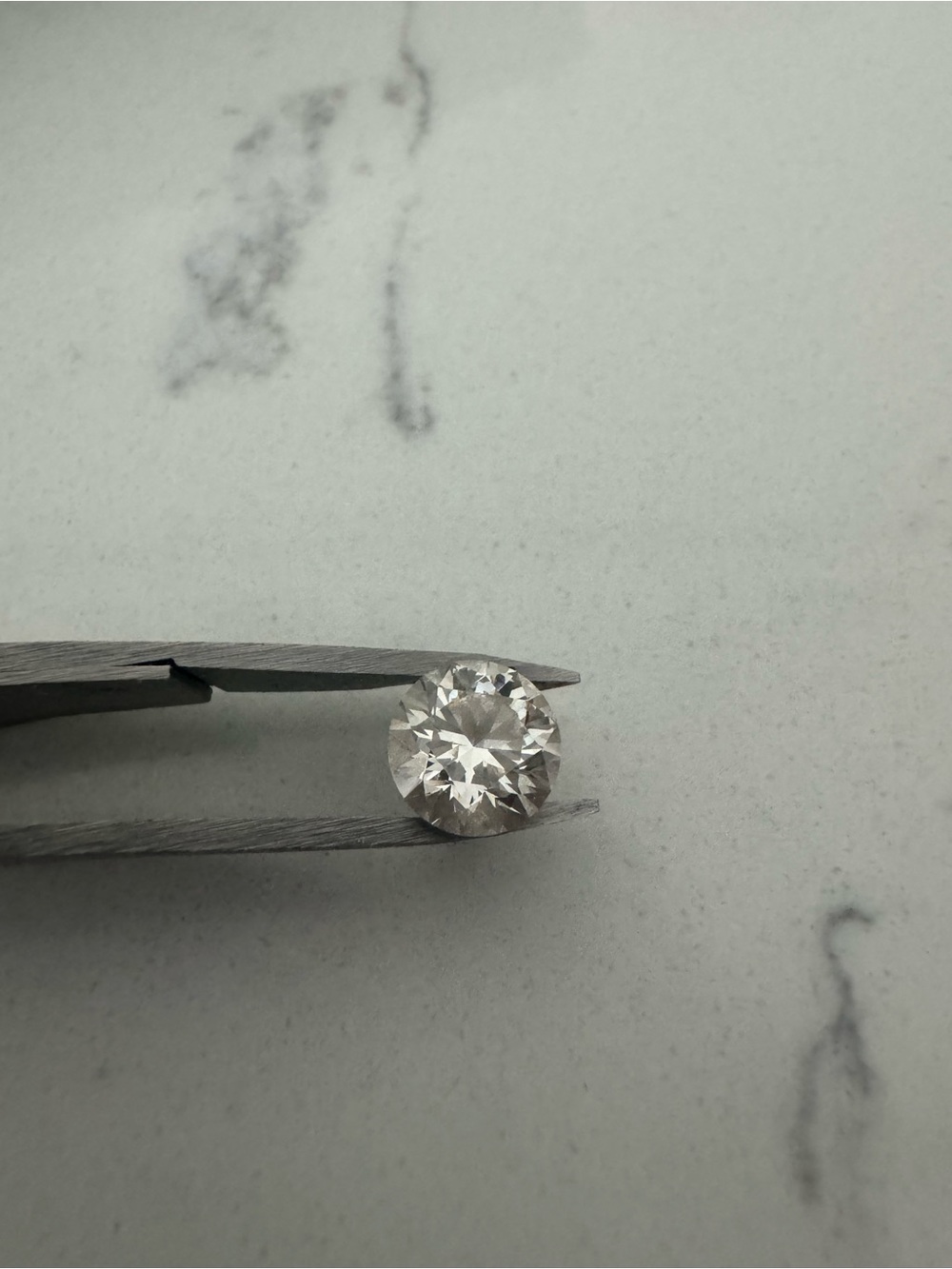 1.70 CT IGI Certified Lab Grown Diamond | Round Brilliant | Ideal Cut | VS2 - Picture 6 of 10